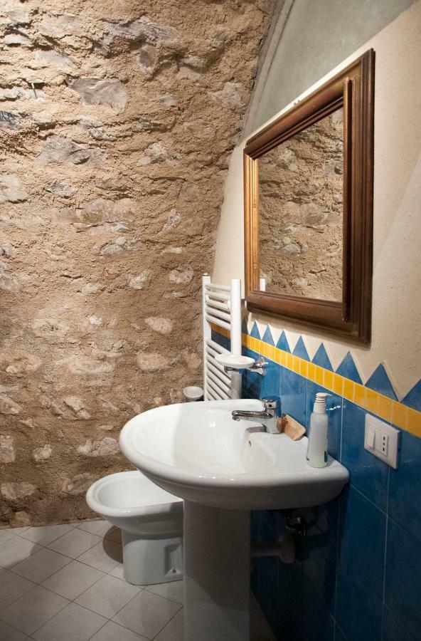 Charming Rustic House Gardone Riviera
